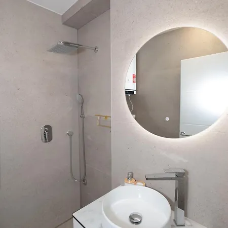 Adria Downtown Apartment *